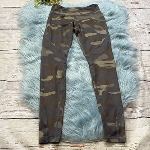 Violate The Dress Code Camo Print Leggings sz XS